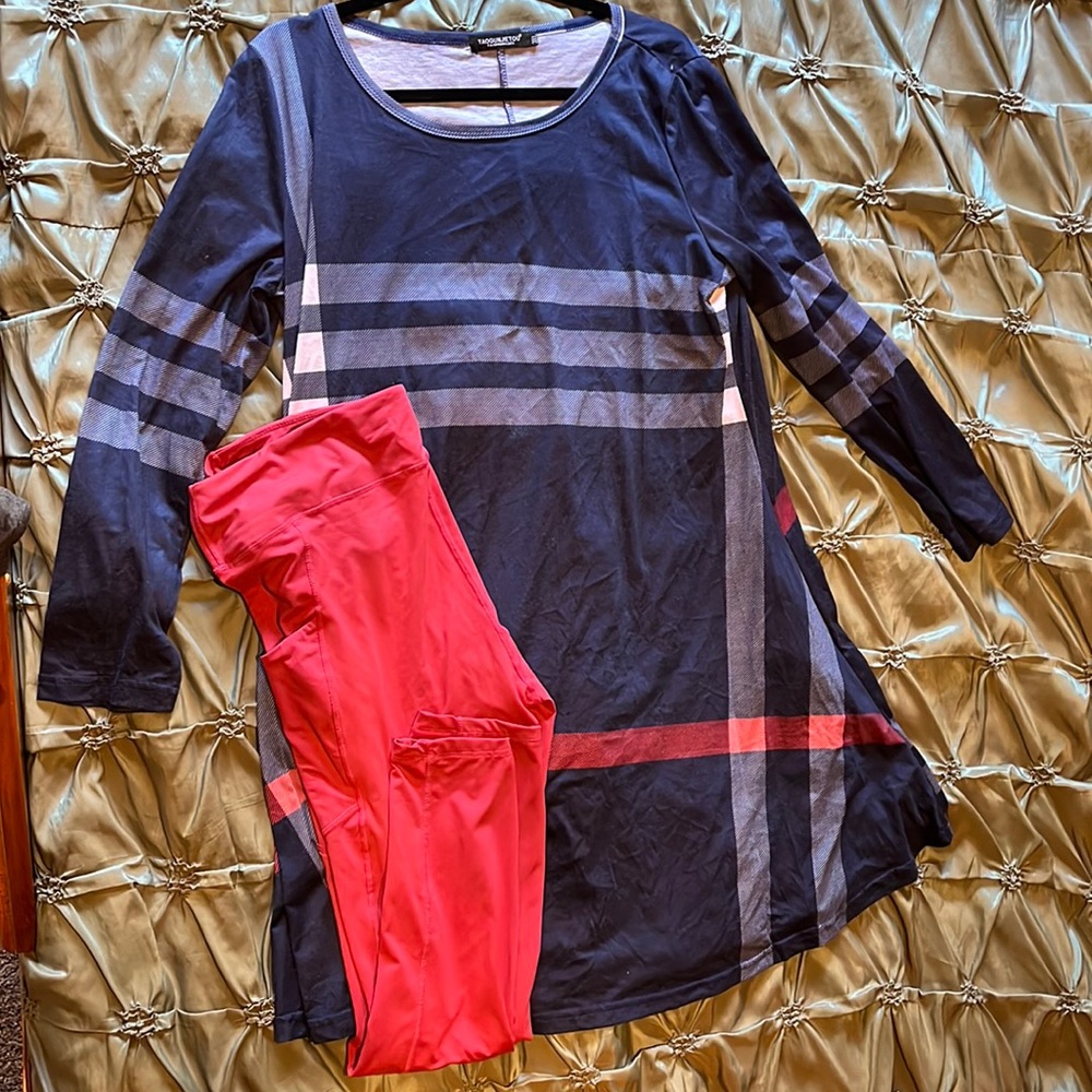 Super glam Coral and Navy outfit long sleeve shirt 3XL leggings w/ pockets 2XL